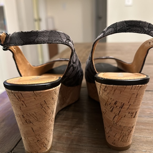 Coach Women’s size 10 wedge Sandals Black/Gray - Picture 5 of 5